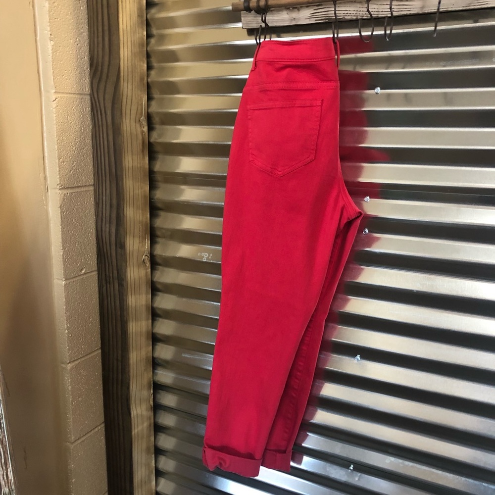 🔶*5/20* Victoria’s Secret Mid Rise Siren Short